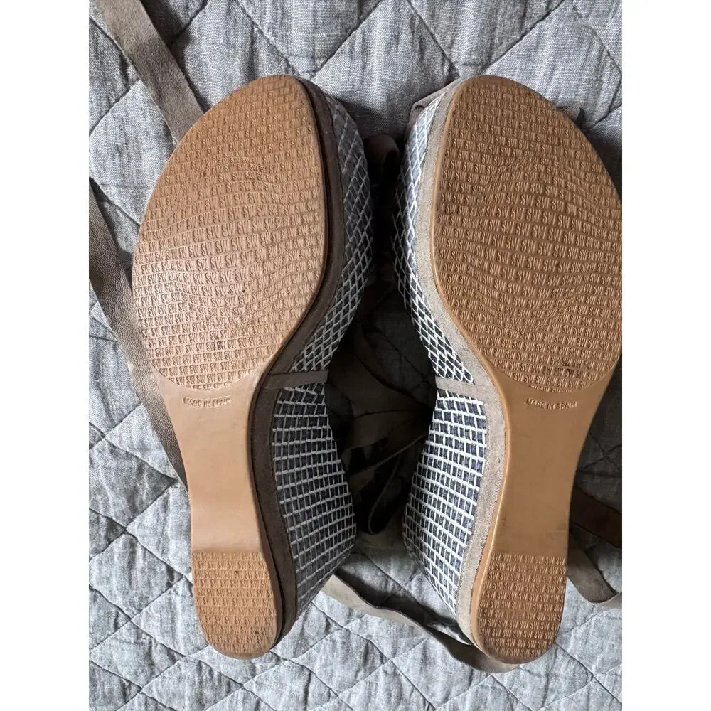 Stuart Weitzman Taupe Suede Wedge Sandals Ankle Wrap Leather Laces Size 8 Check